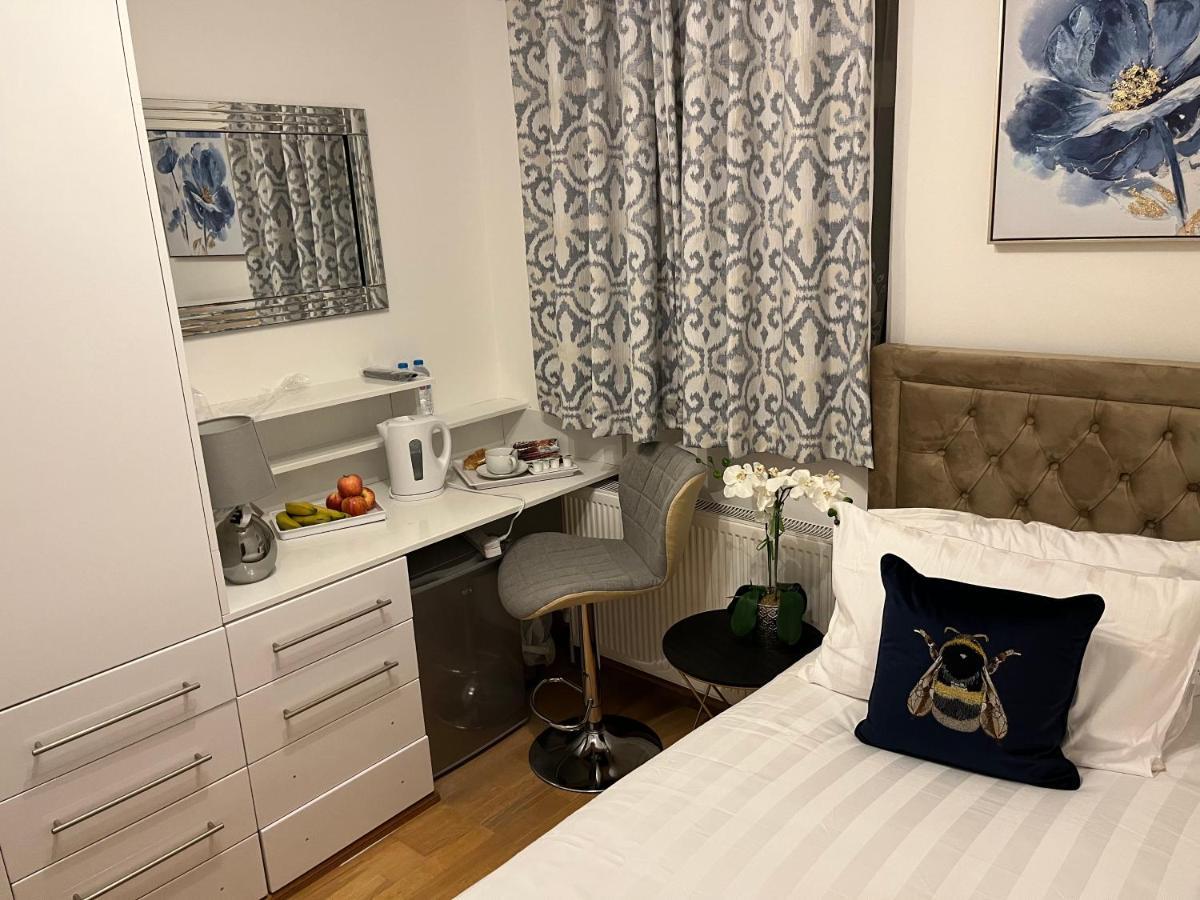 רויסליפ Tj Homes - Double Room With Single Bed - 3 Min To Tube Station - London מראה חיצוני תמונה